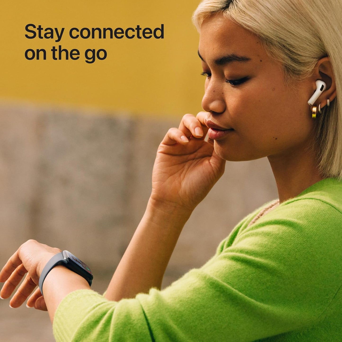 Apple Watch Series SE 3 - OLED / 64GB / 44mm / Bluetooth / Wi-Fi / Medium/Large / Midnight Aluminium Case With Midnight Sports Band